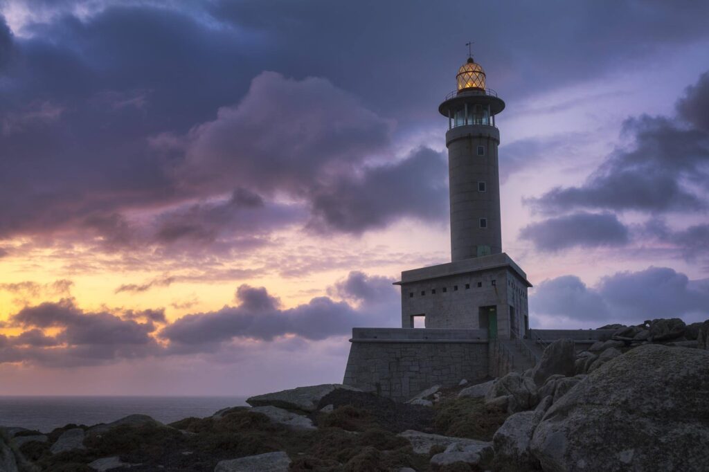 Faro Y Piedras De Punta Nariga En Malpica 1