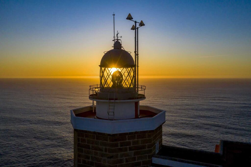 Posta De Sol En Faro De Fisterra