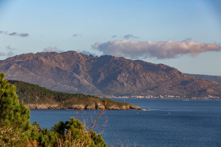 Solpor Sobre o Monte Pindo