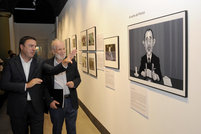A deputacion leva a cee unha exposicion de caricaturas de siro lopez sobre o 40 aniversario da constitucion