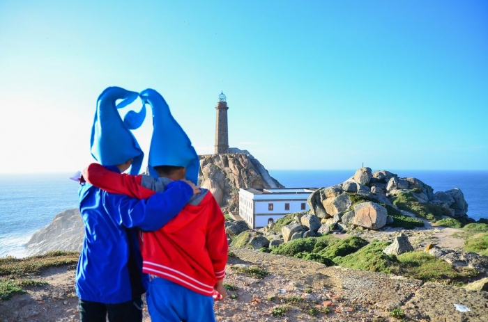 Comeza o primeiro camino dos faros infantil
