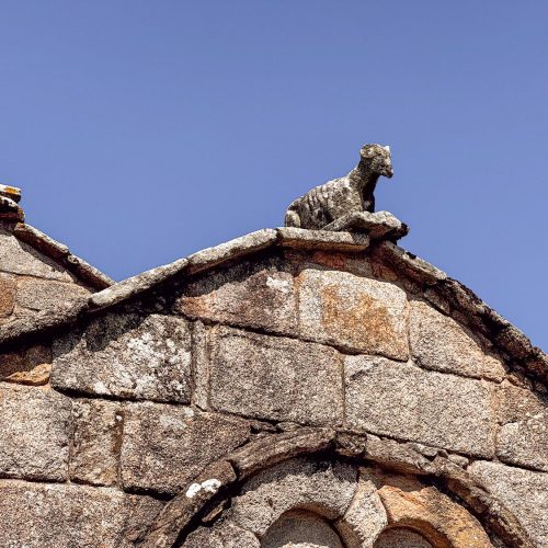 Iglesia de san pedro de leis (muxía): templo románico en leis de nemancos 10