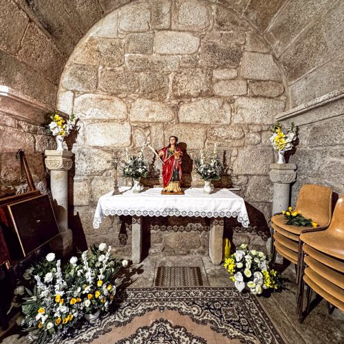 Iglesia de san pedro de leis (muxía): templo románico en leis de nemancos 12