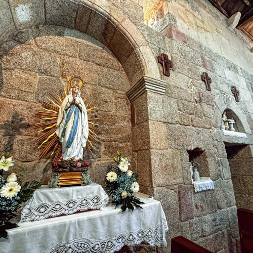Iglesia de san pedro de leis (muxía): templo románico en leis de nemancos 17