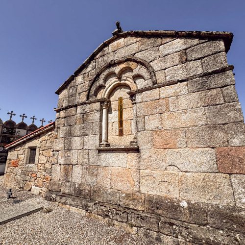Iglesia de san pedro de leis (muxía): templo románico en leis de nemancos 8