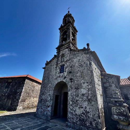 Iglesia de santiago de berdeogas en dumbría 00003