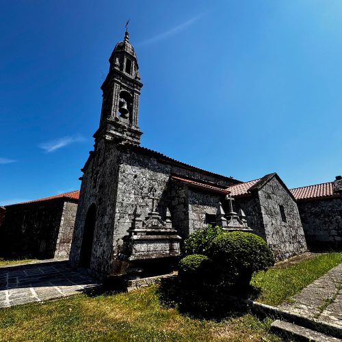 Iglesia de santiago de berdeogas en dumbría 00005