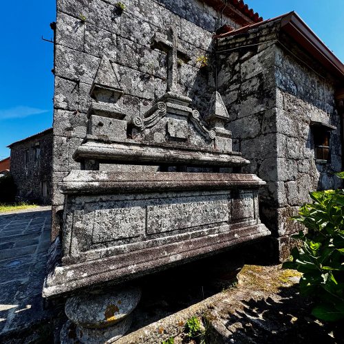 Iglesia de santiago de berdeogas en dumbría 00007