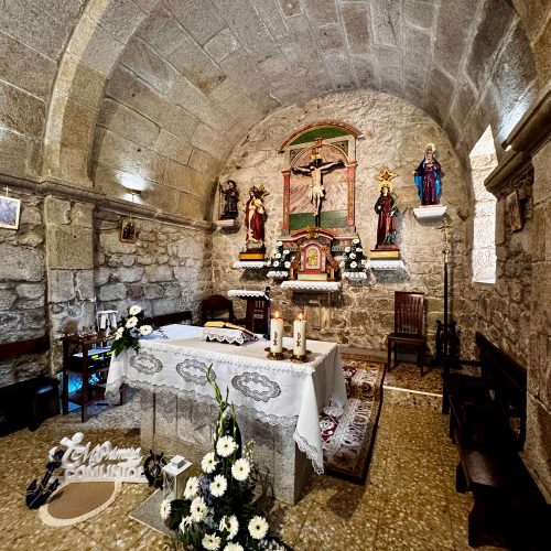 Iglesia de santiago de berdeogas en dumbría 00008