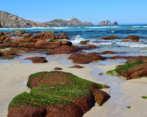 Praia De Reira Con Vista Ao Faro De Cabo Vilán