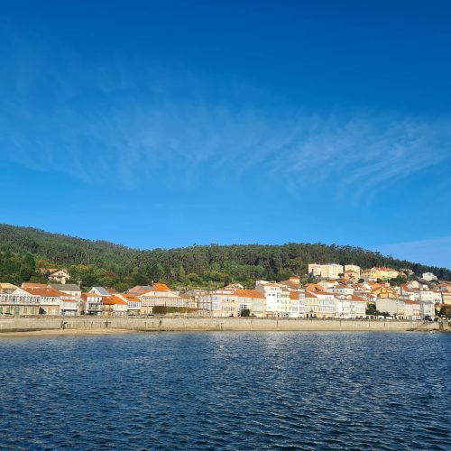 Vistas Desde O Paseo Marítimo Do Porto De Corcubión