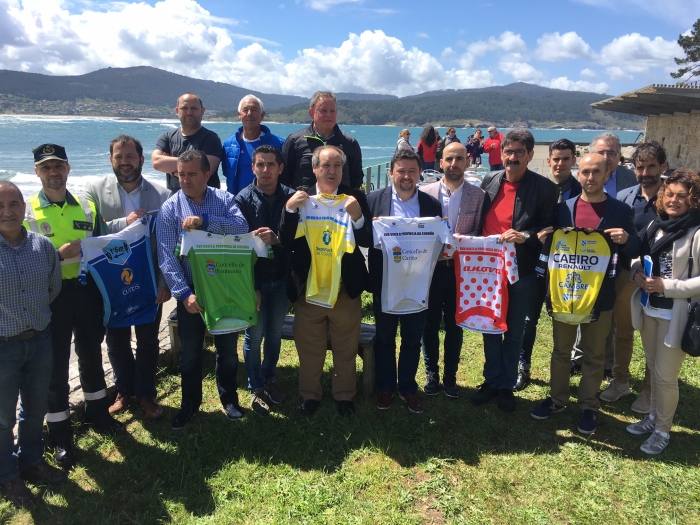 La 17 edicion de a volta ciclista a la provincia de a coruna comienza en ponteceso