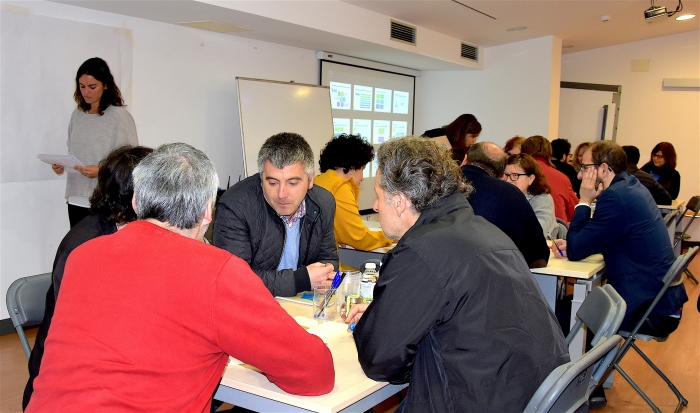 La cmat inaugura sus mesas de trabajo en la casa de la cultura de vimianzo