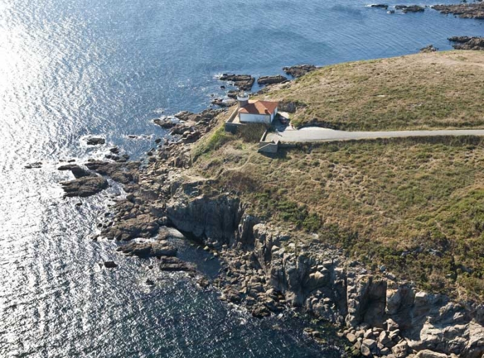 La diputacion invertira 11 millon de euros en la creacion de un itinerario peatonall en corcubion desde quenxe hasta el faro de cee